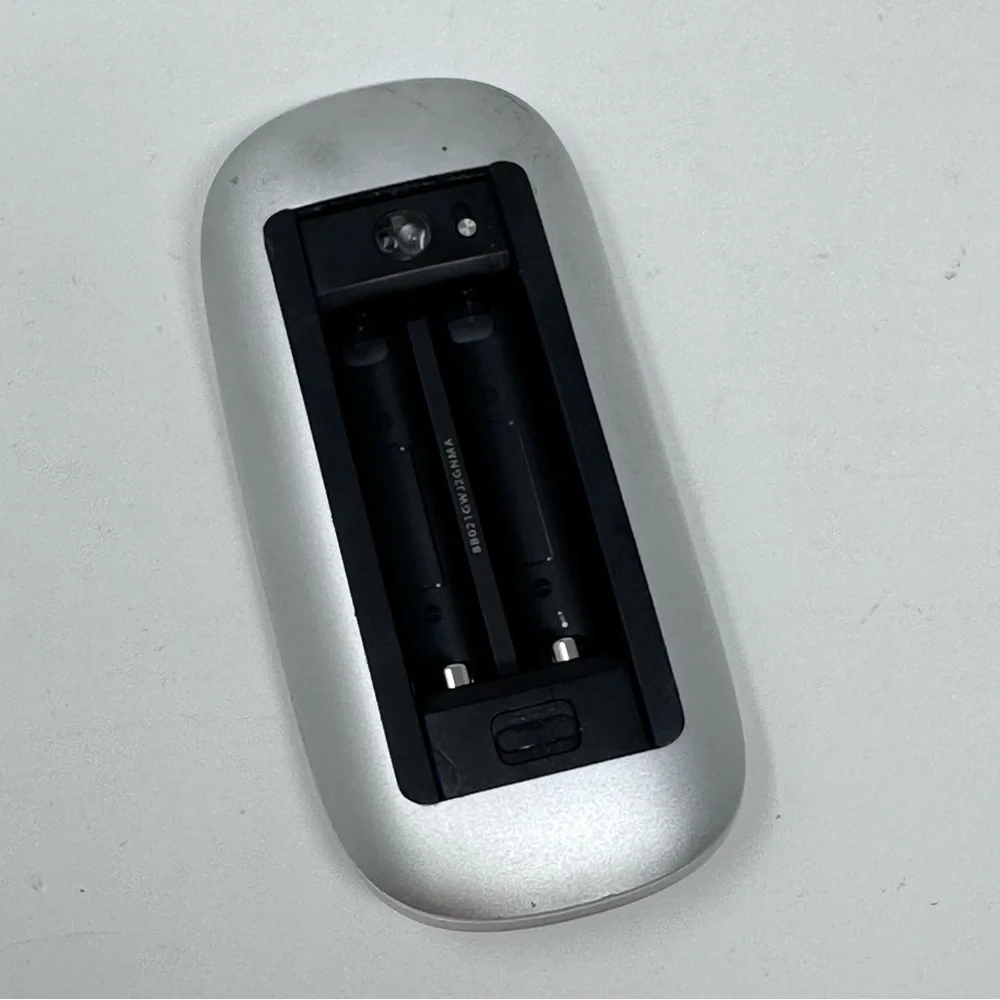 Apple Bluetooth Wireless Laser Multi-Touch Magic Mouse A1296 Genuine Authentic